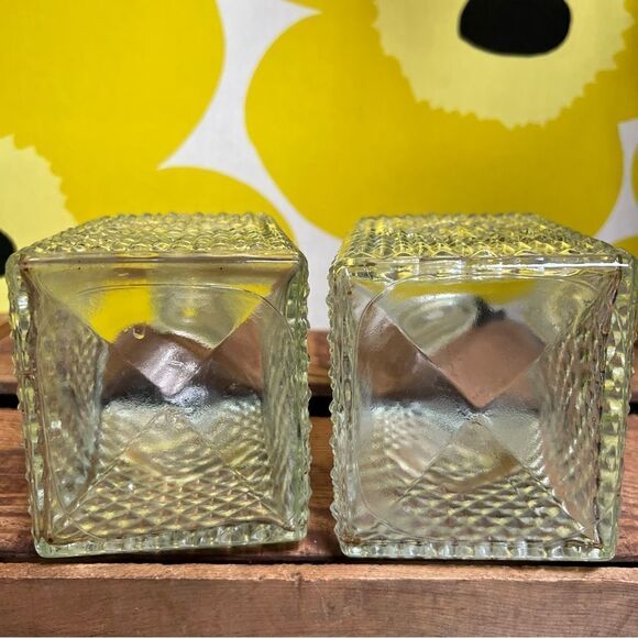 Pair of Two Vintage 1960s Diamond Accented Glass Decanters - Picture 10 of 10